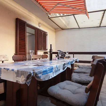 Apartment Oina *