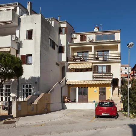 Apartment Oina *