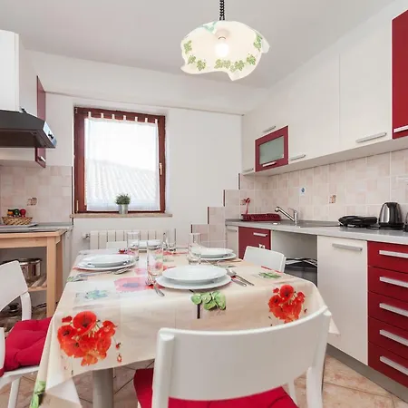 Apartment Oina Pula