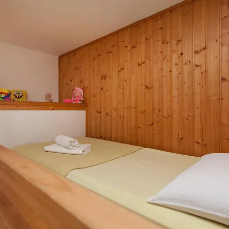 Apartment Oina *